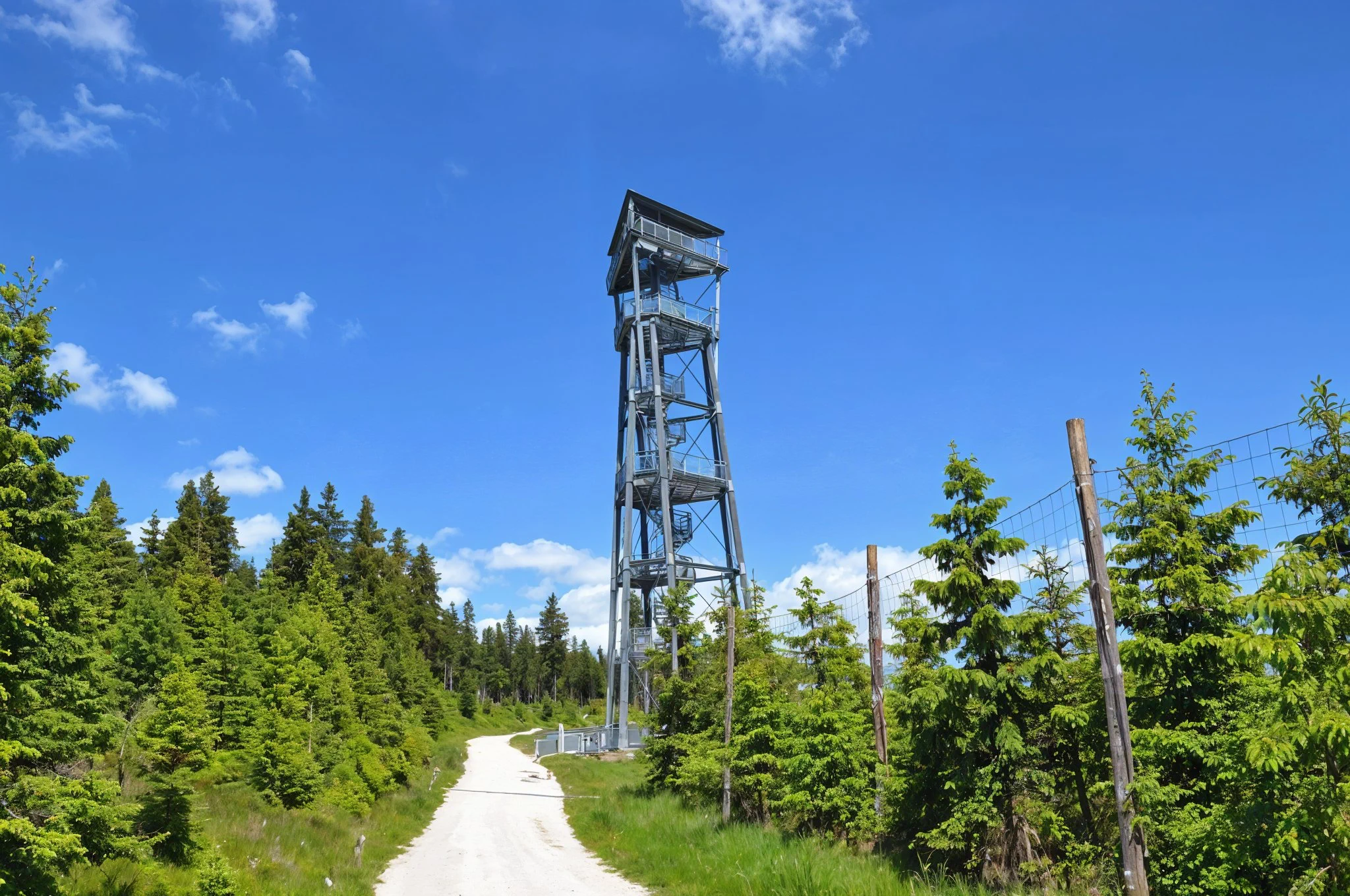 Rozhledna-Hnedy-vrch-Pec-pod-Snezkou-leto